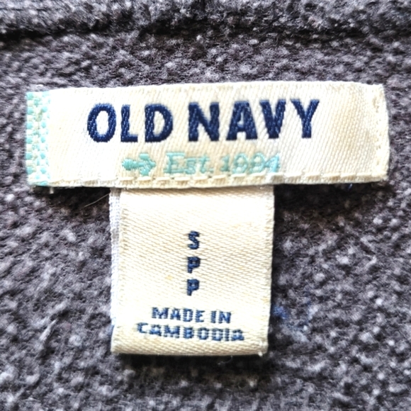 2/$15 🌼 Old Navy 94 Hoodie - Picture 7 of 8